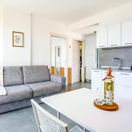 Hostdomus - Rosa Dei Venti Santo Stefano al Mare